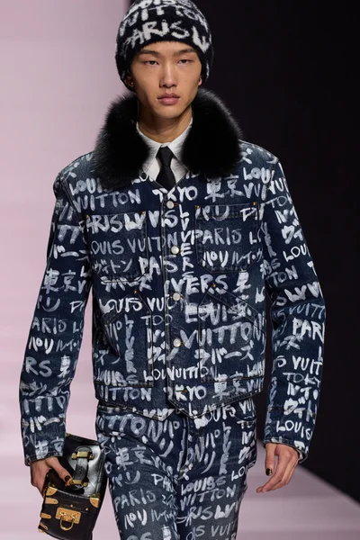 Look 75